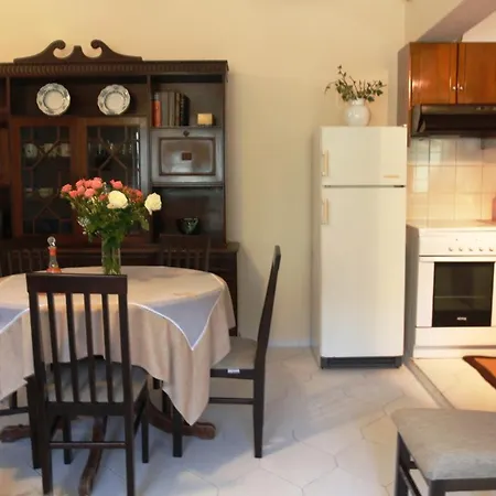 Дом отдыха Kleanthi's House *
